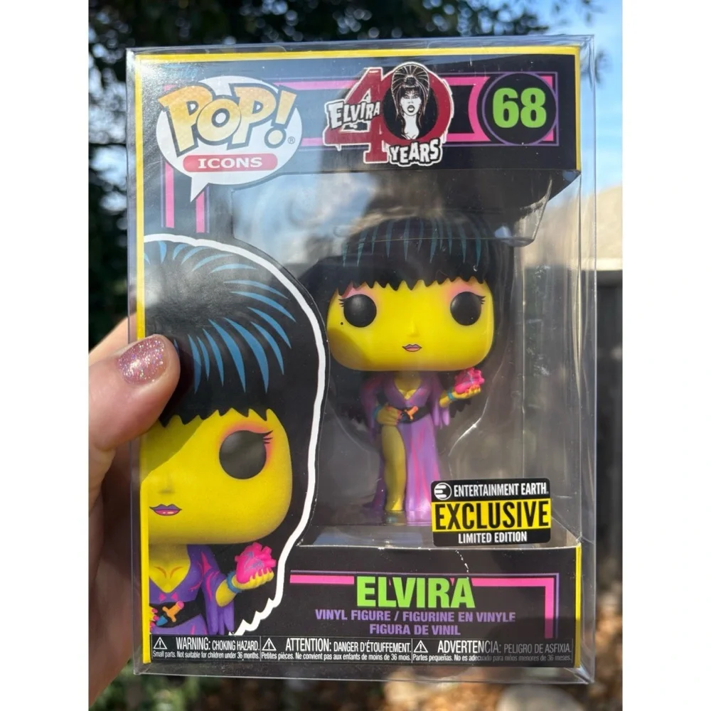 Elvira Blacklight Funko Pop Exclusive